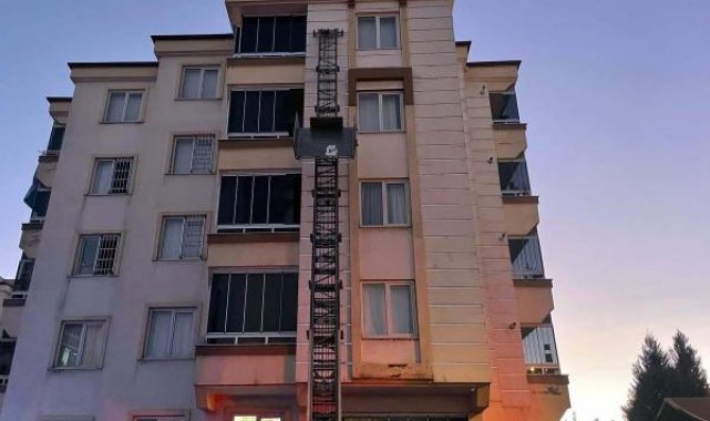 Taşıma asansörünün kapağı açılınca iki kuzen 15 metre yükseklikten düştü: 1 ölü, 1 yaralı