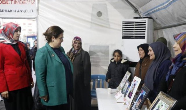 TBMM İnsan Hakları İnceleme Komisyonu Başkanı Derya Yanık, evlat nöbetindeki aileleri ziyaret etti
