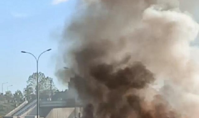 TEM Otoyolu'nda otomobil alev alev yandı