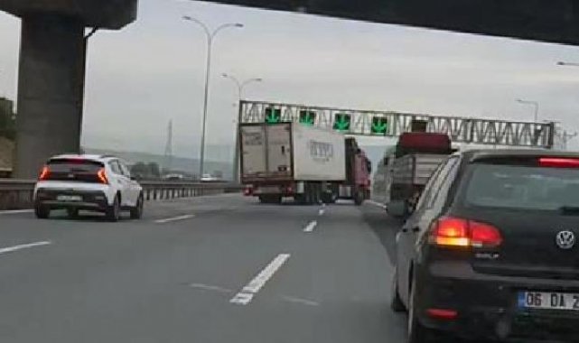 TEM'de zincirleme kaza anı kamerada: 4 yaralı
