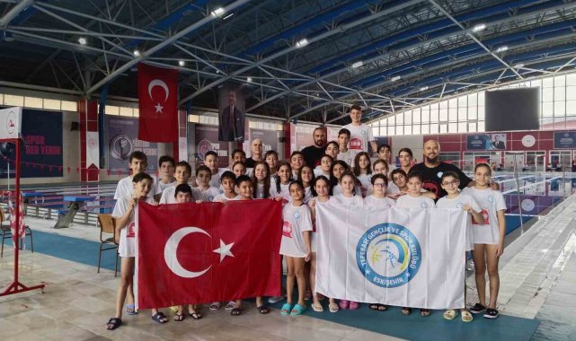 Tepebaşı'nın yüzücüleri Afyonkarahisar'da ter dökecek