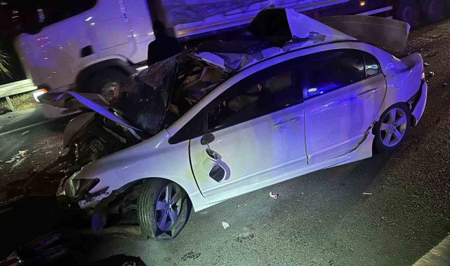 Tırla kafa kafaya çarpışan otomobilin sürücüsü hayatını kaybetti