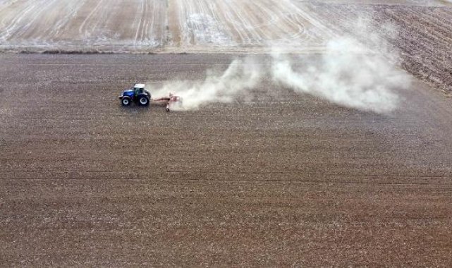 Trakya'da buğday kuru toprağa ekilip, yağış beklenmeye başlandı