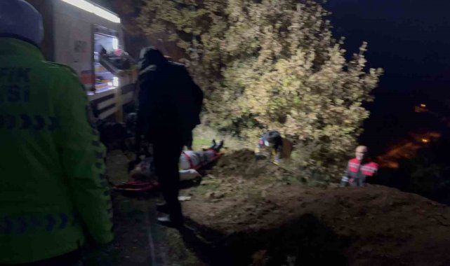 Tunceli'de otomobil uçuruma yuvarlandı: 2 yaralı