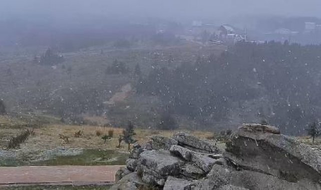 Uludağ'a mevsimin ilk karı yağdı
