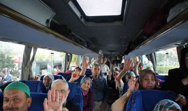 Umreciler Aydın'dan dualarla uğurlandı