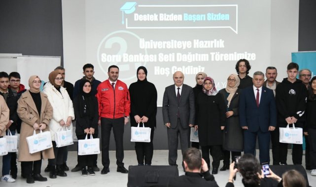 Üniversiteli gençlere 3 bin TL eğitim desteği