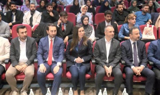 Üsküdar'da AK Parti Gençlik Kolları tarafından Şehircilik Zirvesi gerçekleştirildi
