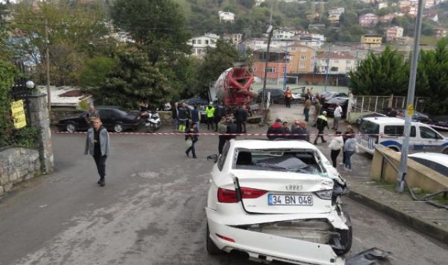 Üsküdar'da freni patlayan beton mikseri 7 araca çarparak durabildi