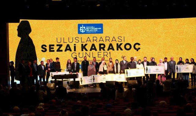Üstat Karakoç şiirleriyle anıldı