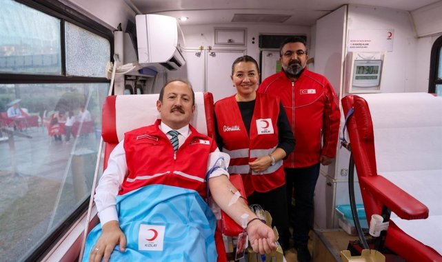 Vali Pehlivan, Kızılay Haftası etkinliğine katıldı