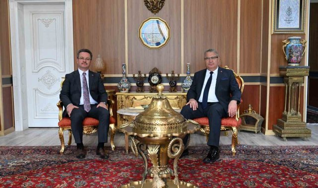 Vali Ünlü Yunusemre ve Şehzadeler'deki çalışmaları ilk ağızlardan dinledi