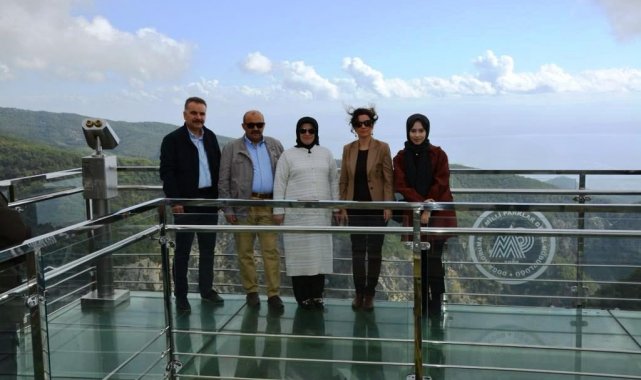 Vali Ustaoğlu'ndan cam seyir terası ve Hasanboğuldu'ya ziyaret