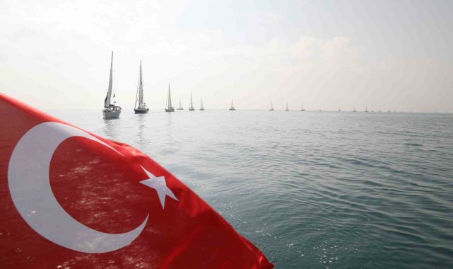 Yelkencilerden Mezitli'ye özel 'Sevgi Çemberi'