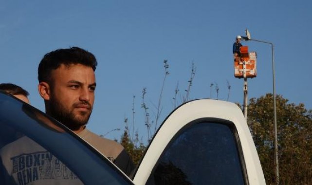 Yerden 18 metre yükseklikte Ata'ya saygı duruşu