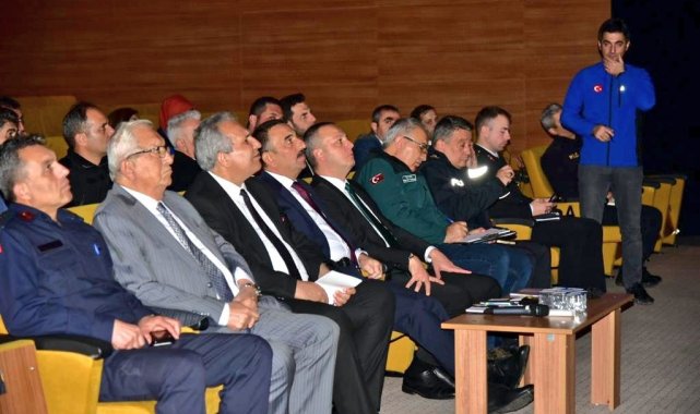 Zonguldak'ta beklenen fırtına öncesi alınacak tedbirleri görüştüler