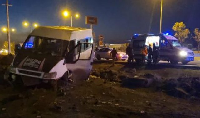 15 işçinin yaralandığı minibüs kazasında 'makas atan sürücü' iddiası