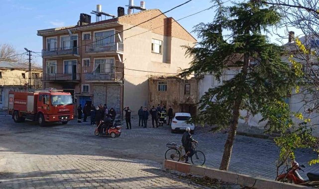3 katlı binada çıkan yangın paniğe neden oldu