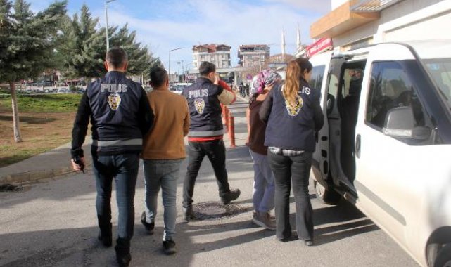 3 kişinin yaralandığı eski damat ve kayınpederin bıçaklı kavgasında 2 gözaltı