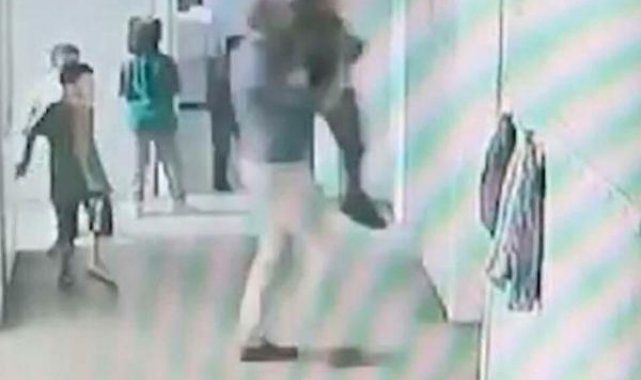 6 yaşındaki çocuğu havaya kaldırıp, fırlatan müdür yardımcısının görev yeri değişti