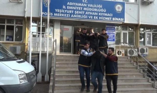 Adıyaman'da cadde ortasında kavga kamerada
