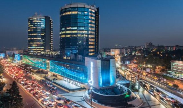 Akmerkez 30'uncu yılını hediye çekilişiyle kutluyor