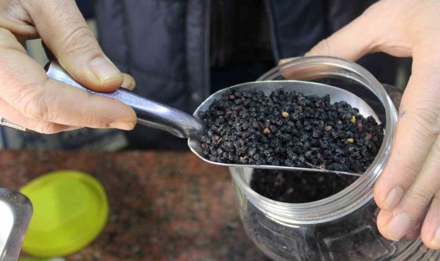 Aktar esnafından vatandaşlara 'kara mürver' tavsiyesi