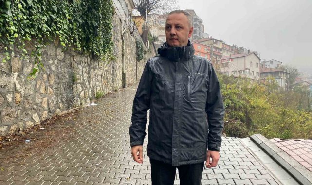 Alan, hastane yolundaki heyelanı inceledi