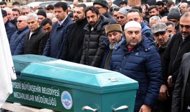 Altaylı futbolcu İbrahim Öztürk'ün annesi son yolculuğuna uğurlandı