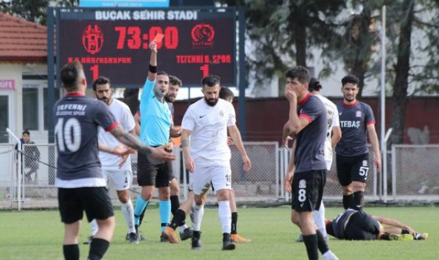 Amatör maçta 3'ü kırmızı toplam 15 kart çıktı