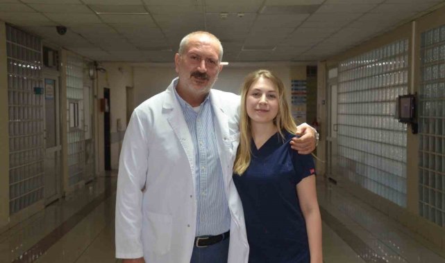 Anne babasının izinden gitti, doktor oldu