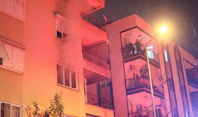 Antalya'da apartmanın ikinci katında çıkan yangın korkuttu