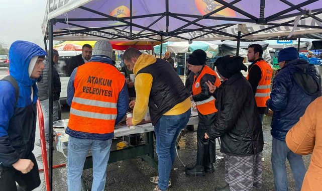Atakum'da öğrencilere ve esnafa sıcak çorba