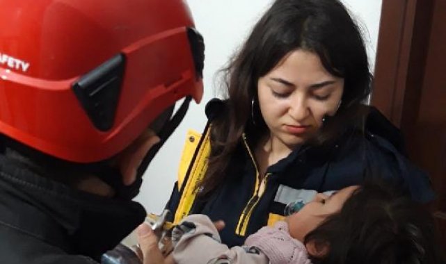 Ayağı düdüklü tencereye sıkışan Asel bebeği itfaiye ekipleri kurtardı