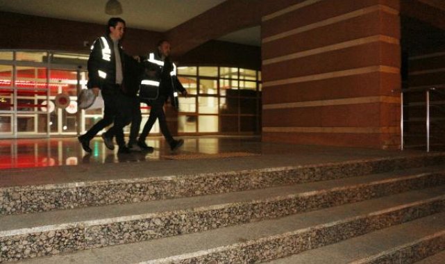 Babasını öldürüp, parçaladığı cesedini sobada yakmaya çalışan oğlu tutuklandı