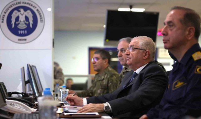 Bakan Güler, Irak ve Suriye'nin kuzeyindeki 29 hedefin imha edildiği hava harekatlarını sevk ve idare etti