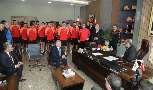Bakan Özhaseki'dne Kayserispor'a ziyaret