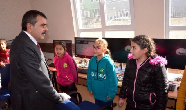 Bakan Tekin, Kahramanmaraş'taki okullarda inceleme yaptı