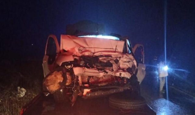Balıkesir'de cip ile kamyon çarpıştı; aynı aileden 3 ölü