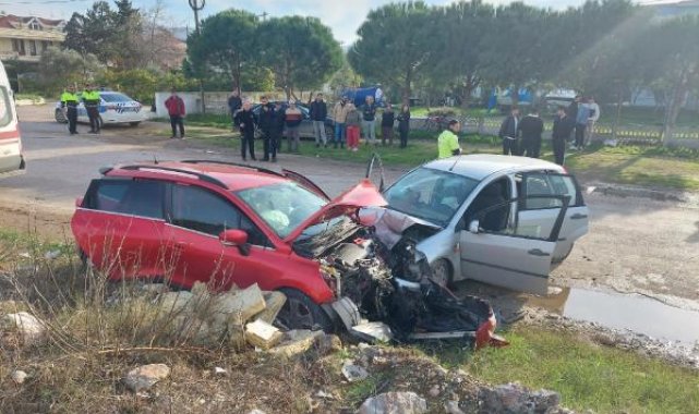 Bandırma'da 'hatalı sollama' kazaya neden oldu: 8 yaralı