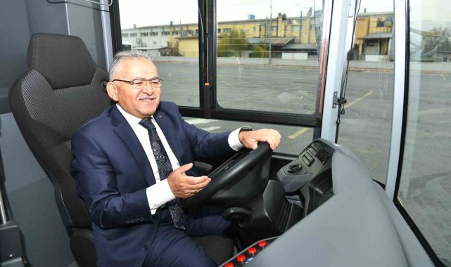 Başkan Büyükkılıç: "15 adet yeni elektrikli körüklü otobüslerimiz hayırlı olsun"