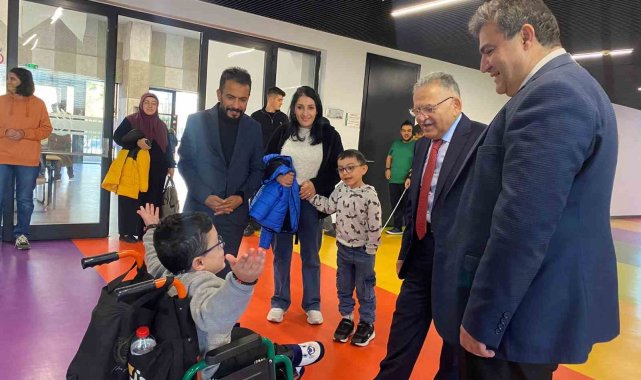 Başkan Büyükkılıç'tan gönül belediyeciliğinin en güzel örneklerinden Engelsiz Yaşam Merkezi'ne ziyaret