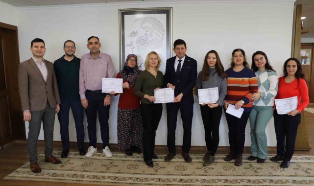 Başkan Özcan İngilizce kursunu tamamlayan personeli tebrik etti