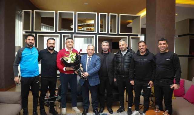 Başkan Yalçın'dan Vanspor kafilesine ziyaret