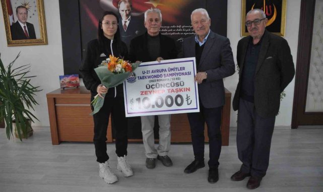 Başkan Yılmaz, U-21 Ümitler Avrupa Şampiyonasında 3'üncü olan Tekvandocu Zeynep Taşkın'ı tebrik etti