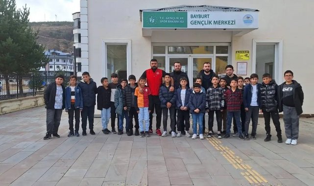 Bayburt'ta 'Çevreme Duyarlıyım Değerlerime Sahip Çıkıyorum' projesiyle öğrenciler keyifli vakit geçirdiler