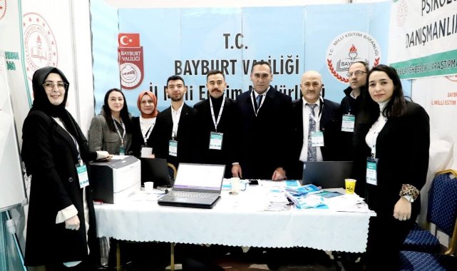 Bayburtlu öğretmenler kariyer fuarında çalışmalarını anlattılar