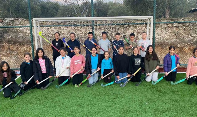 Bayır Ortaokulunda hokey antrenmanları başladı