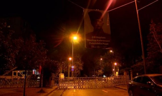 Beşiktaş Belediyesi, Suudi Arabistan Başkonsolosluğu'nun bulunduğu sokağa, 'Çöl Kaplanı Medine Kahramanı Fahreddin Paşa' yazılı pankartlar astı