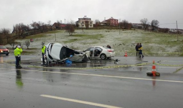 Bingöl'de otomobiller çarpıştı: 1 ölü, 4 yaralı